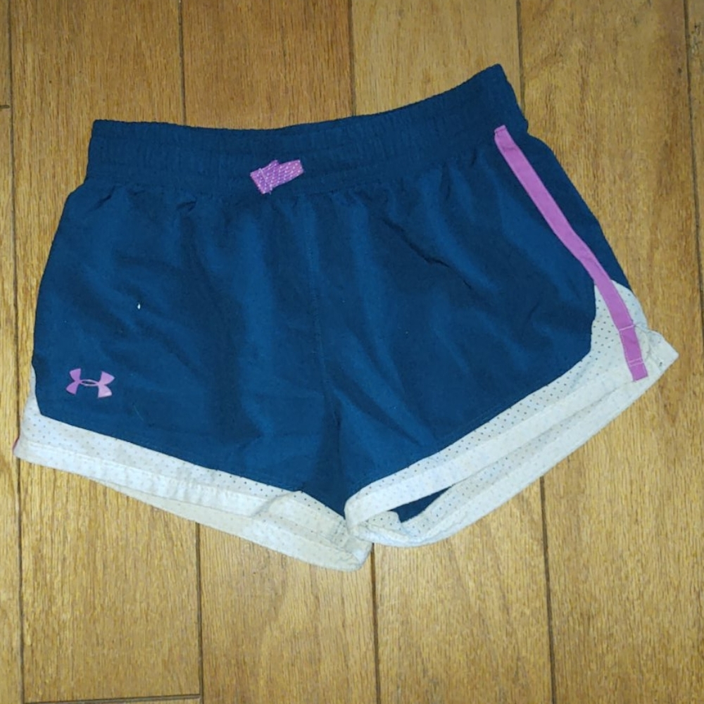 Girls Youth Large Under Armour Athletic Shorts